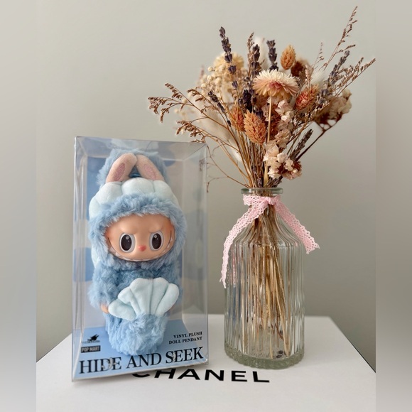 HIDE AND SEEK - Picture 1 of 1